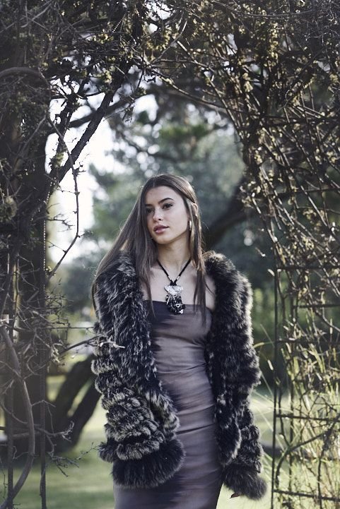 Fotografía profesional de 15 años con enfoque artístico en estancias, castillos y casonas de lujo de Argentina. Sesión de 15 años.