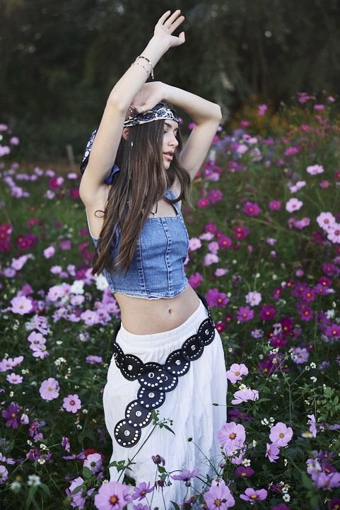 Book de 15, retrato juvenil con luz natural y flores
