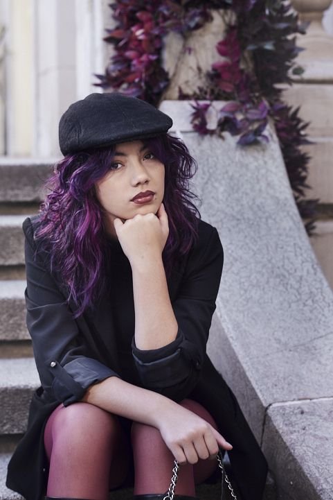 Sesión de 15 años estética editorial con luz suave y dirección profesional; fotografía premium pensada para clientes exigentes de Palermo Chico y Puerto Norte.
