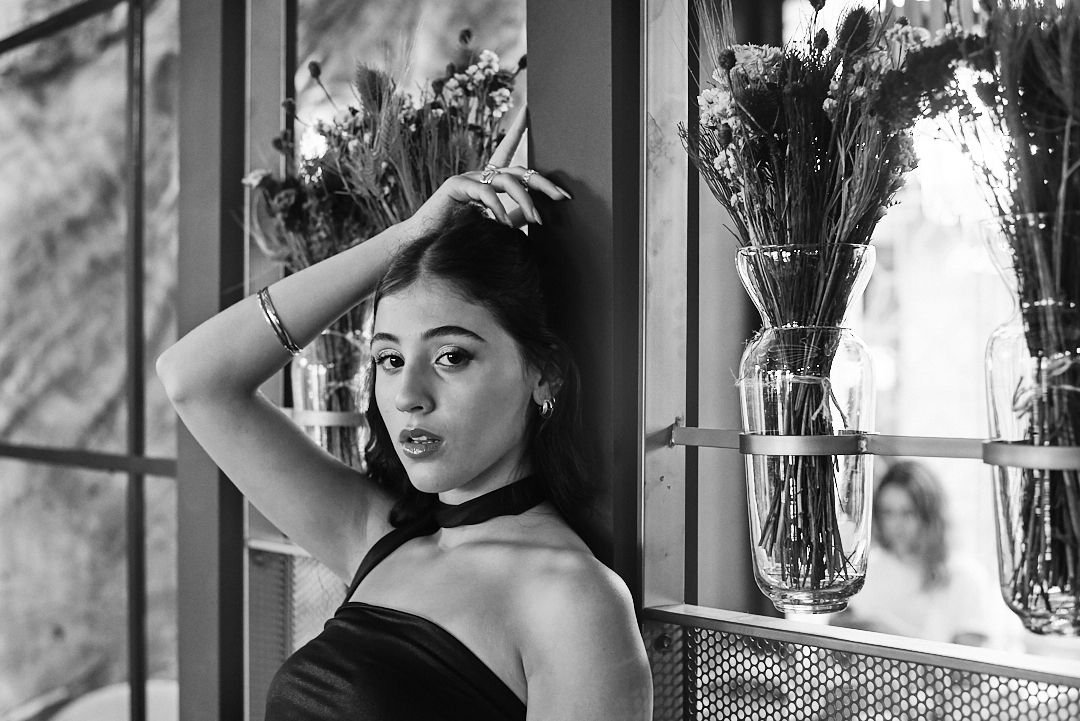 Fotografía profesional de 15 años con estética editorial para todo Argentina. Sesión de fotos de 15 años.