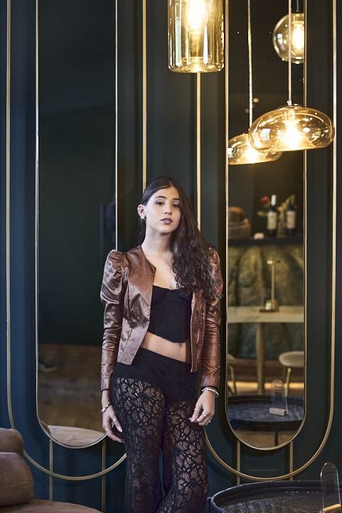 Sesión de 15 estilo moda en locación icónica para chicas que quieren algo distinto. Sesión de fotos de 15 años.