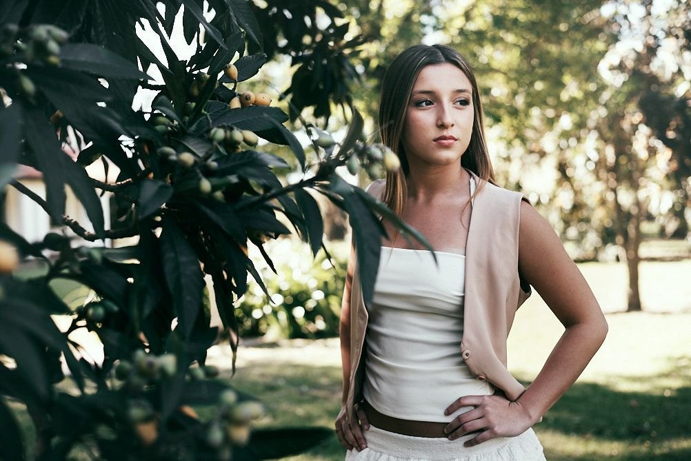Fotografía de 15 años artística en Pascanas, Córdoba, sesión editorial con estilo natural y mirada estética cuidada
