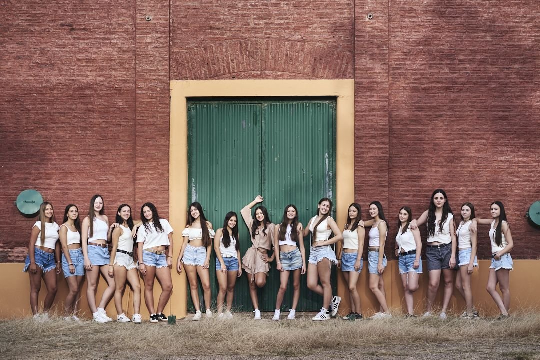 sesión de fotos de 15 con amigas en Córdoba durante el book de Vale
